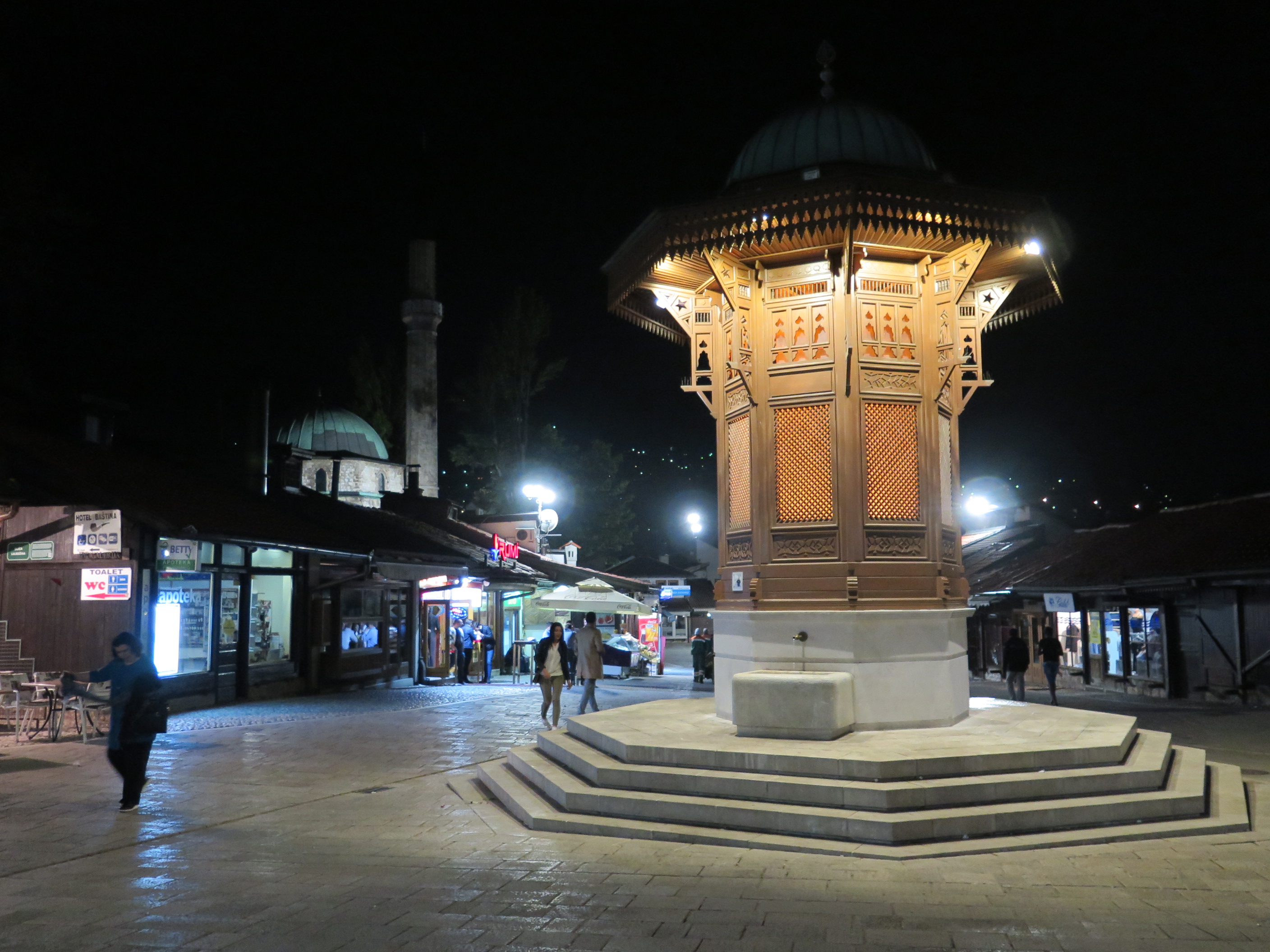 Sarajevo v noci - foto Vlatka Daněk
